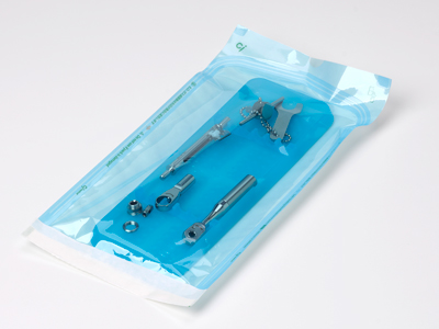 歯科用カセットや金属製バットと比べ軽量